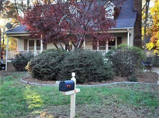 1106 Pepper Hill Rd, Greensboro, NC 27407