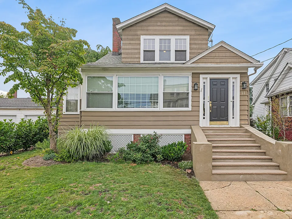 11 Brookwood Dr #2