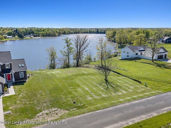 5th image of 448 S Lakeside Dr