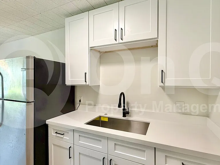 25 E Eva St #10 — Photo 3
