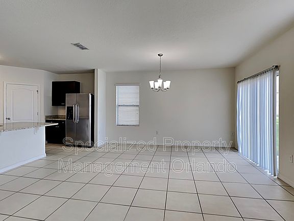 4th image of 320 Aberdeen Dr