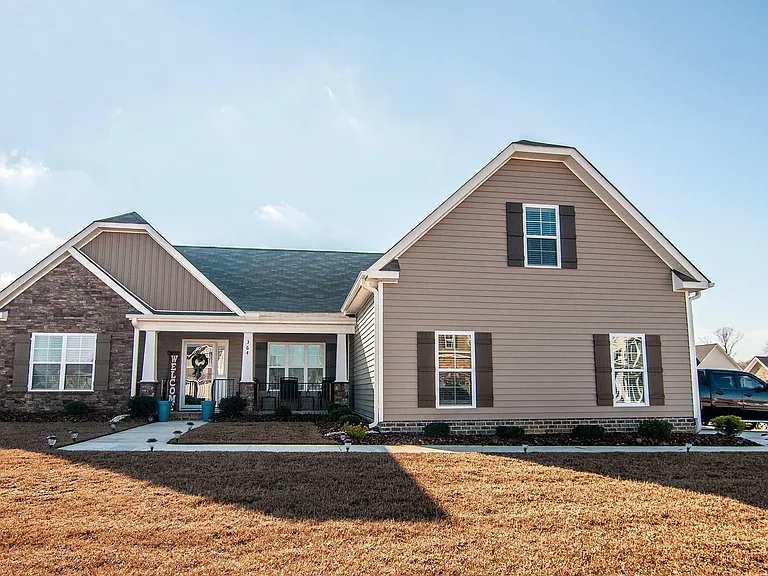 364 Crimson Dr — Photo 1
