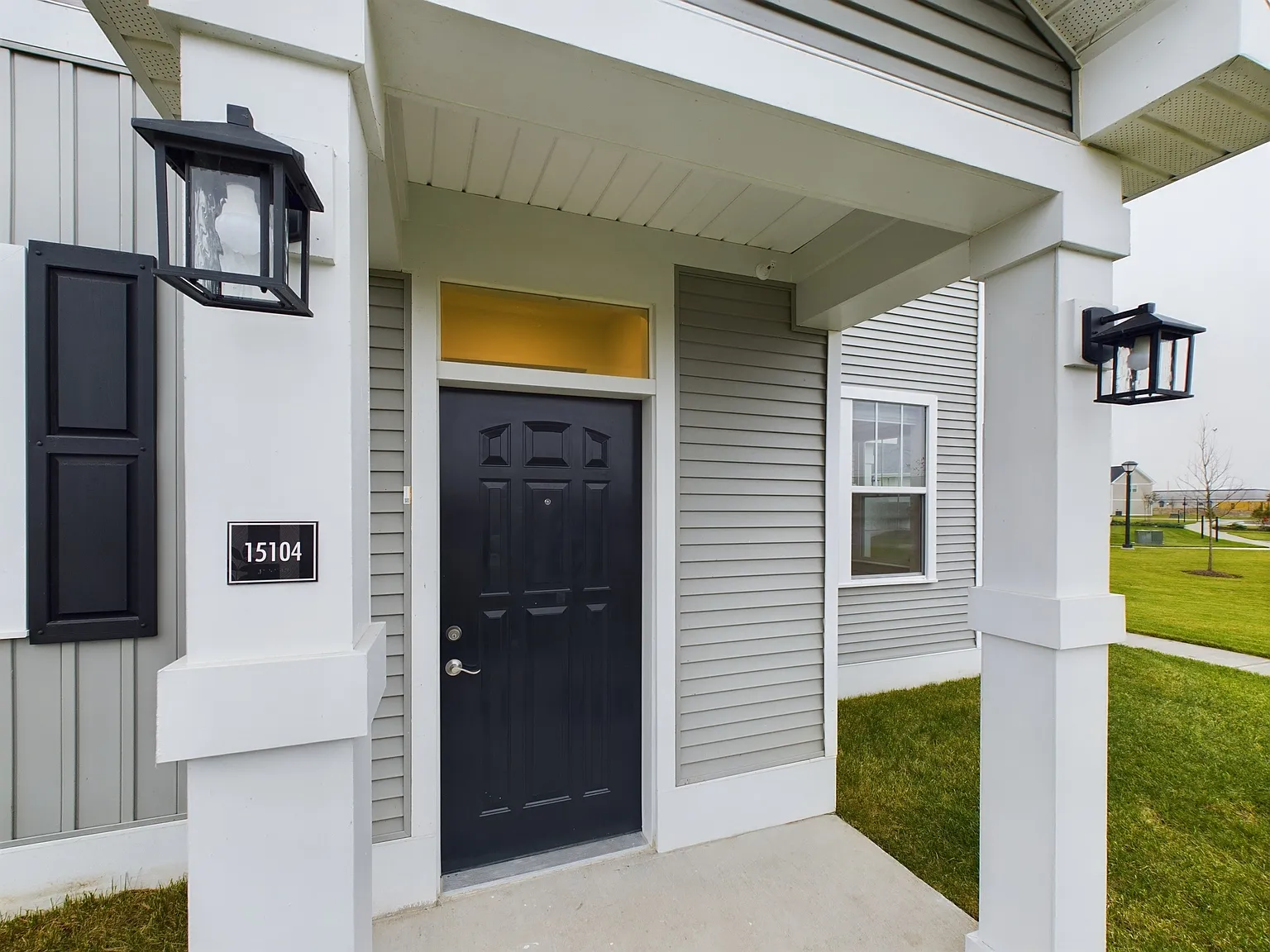 3 bed, 1420 sqft, $2,919 — Photo 1