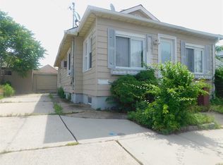 216 Elzey Ave, Elmont, NY 11003