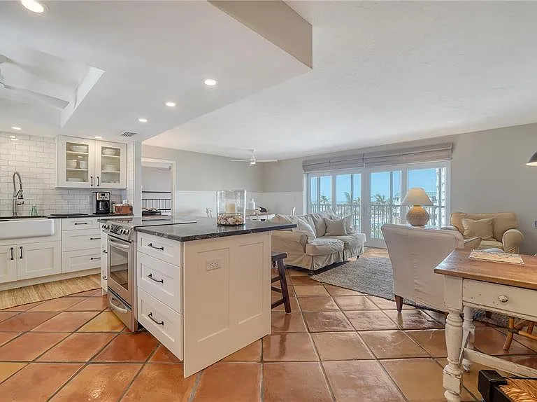 800 Benjamin Franklin Dr #406 — Photo 4