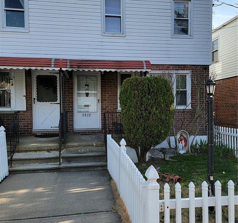1st image of 2872 Roosevelt Avenue