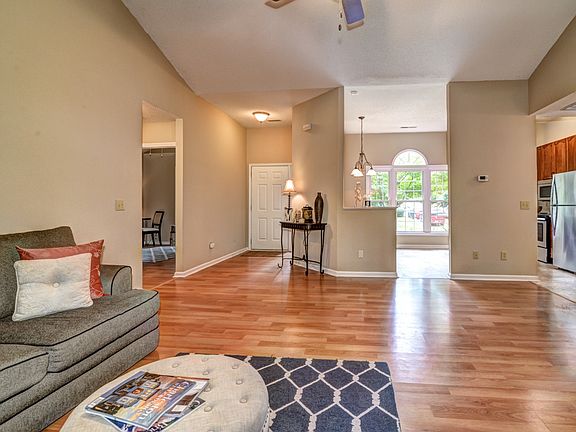 3rd image of 2511 Amber Creste Ln
