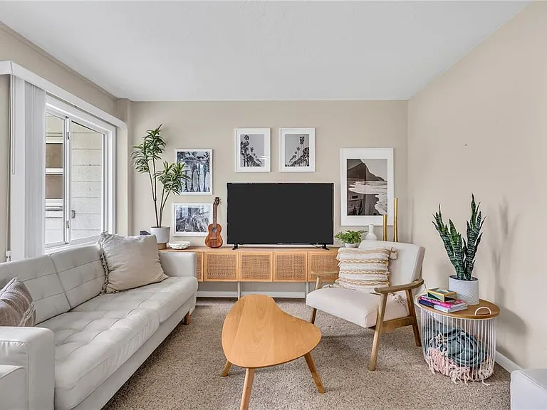 2449 Breakwater Cir — Photo 10