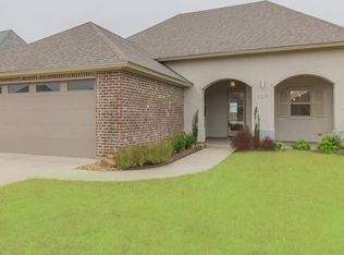 123 Cane Creek Dr, Broussard, LA 70518