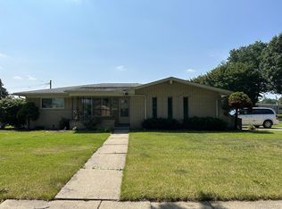 36759 Wayne Dr, Sterling Heights, MI 48312