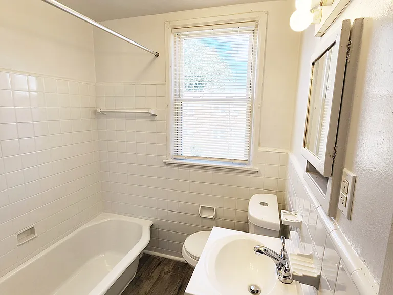 2601 N Heald St — Photo 35