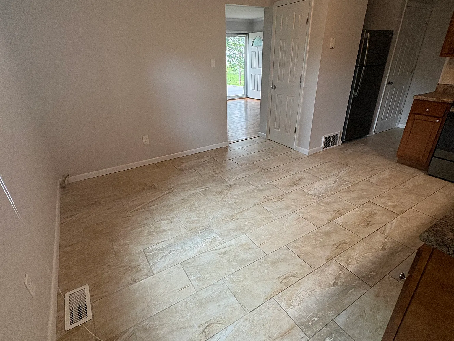2 bed, 1.5 bath, 1200 sqft, $2,100 — Photo 4