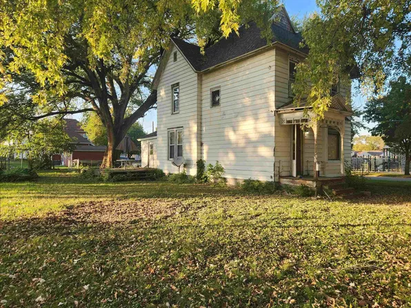201 Maple St, La Porte City, IA 50651