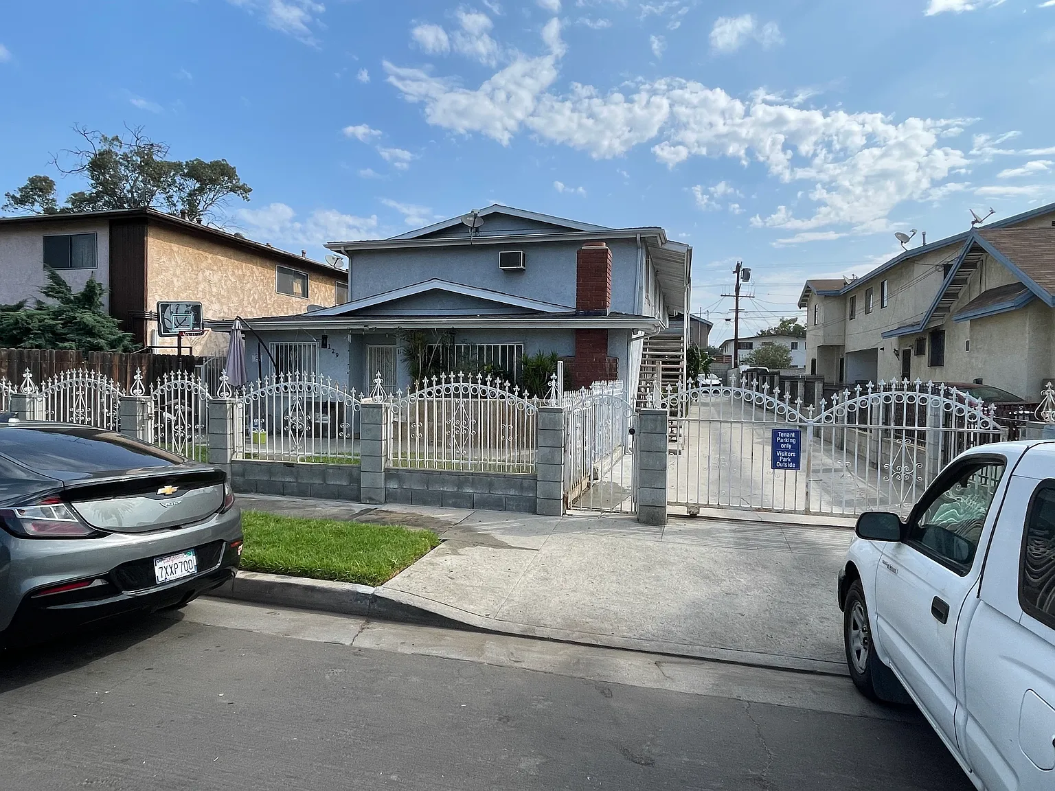 2 bed, 750 sqft, $2,300 — Photo 2