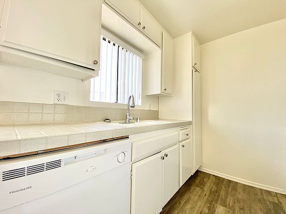4th image of 3425 Mentone Ave #205