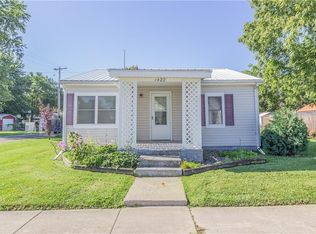 1422 Madison Ave, Charleston, IL 61920