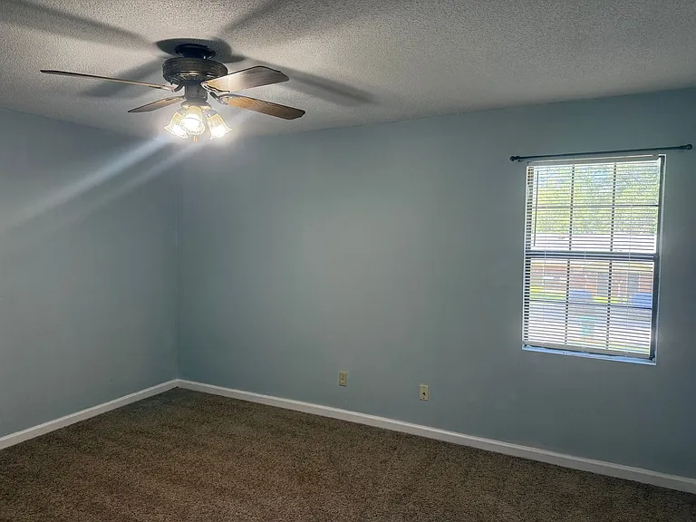 1905 Elkhorn Ln — Photo 6