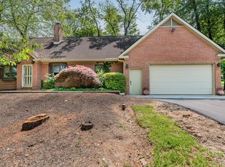 900 Carol Pl, Lemoyne, PA 17043