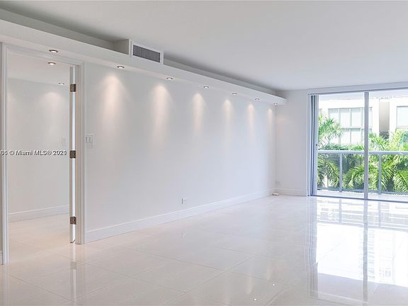 4th image of 6039 Collins Ave APT 531