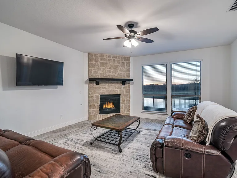 2643 Perdenales Dr — Photo 18
