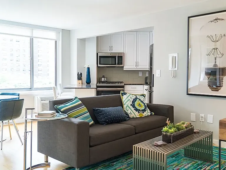 484 2nd Ave #3C — Photo 1