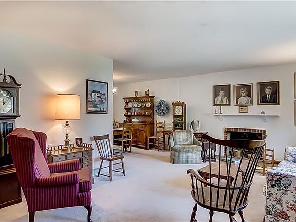 5th image of 624 Rockhill Ave