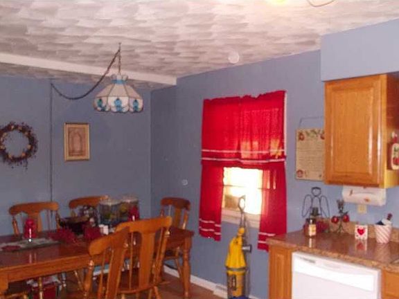 3rd image of 103 N Harmony St