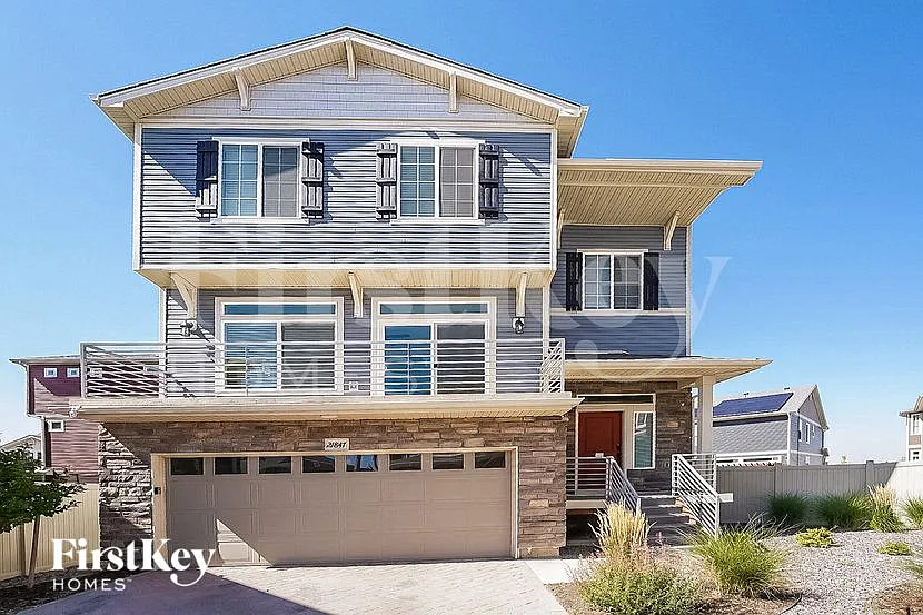 3 bed, 2.5 bath, 2300 sqft, $3,615 — Photo 1