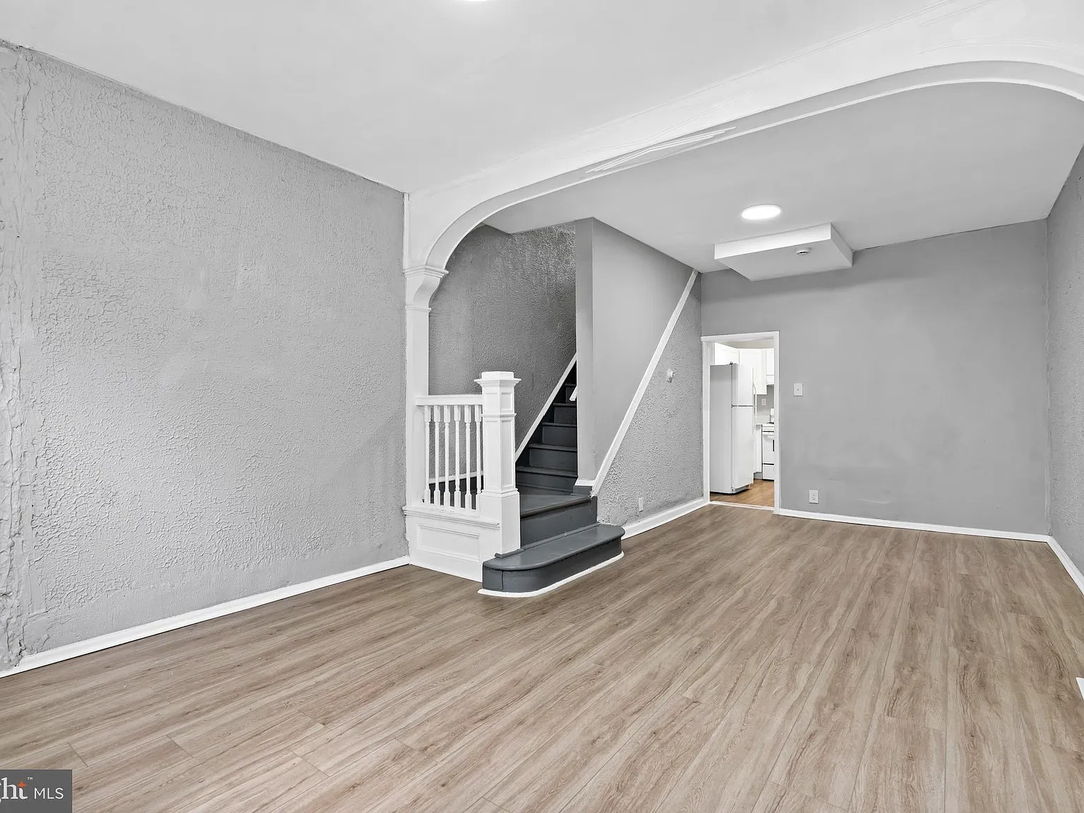 3 bed, 1060 sqft, $1,425 — Photo 2
