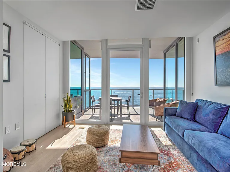 1101 Ocean Ave #1102 — Photo 31