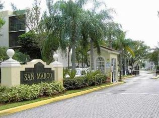 8810 Fontainebleau Blvd APT 216, Miami, FL 33172