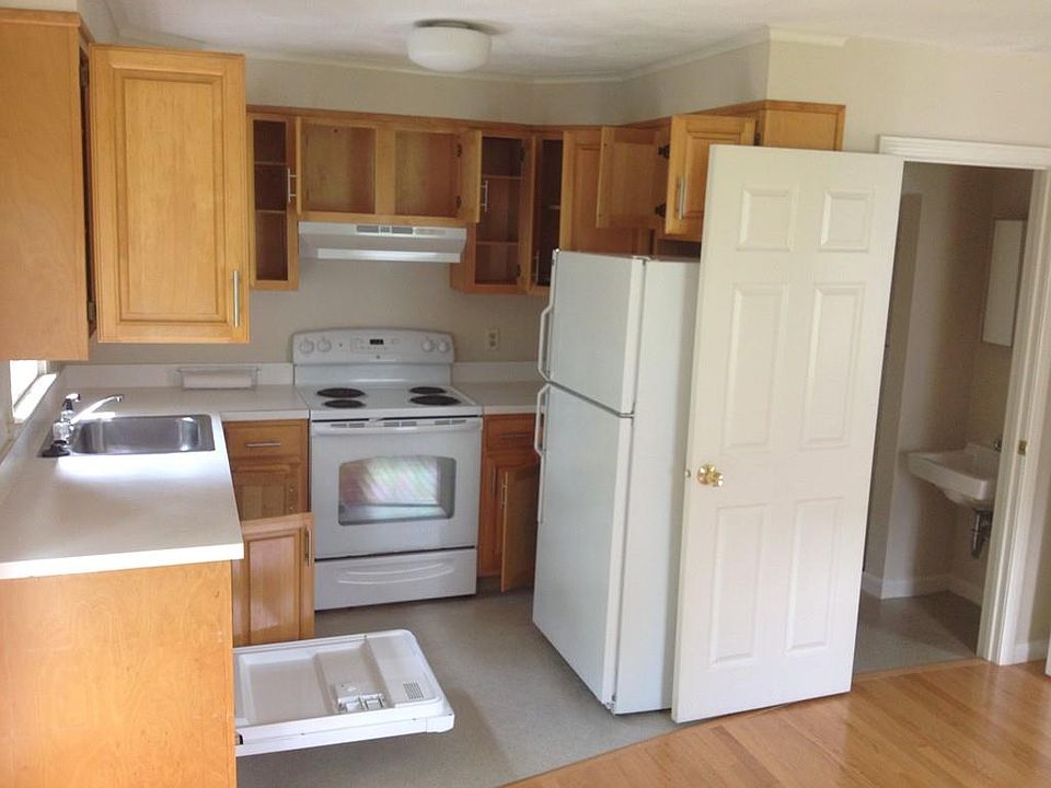 2nd image of 425 Woburn St APT 1