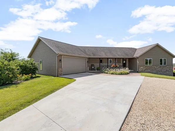5617 Country Meadows DRIVE, Campbellsport, WI 53010