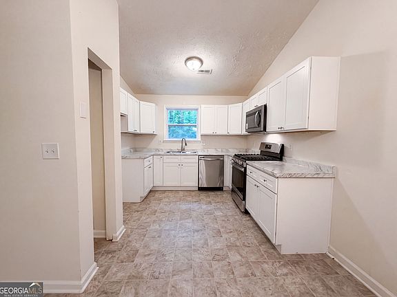 2nd image of 670 Marsh Ct