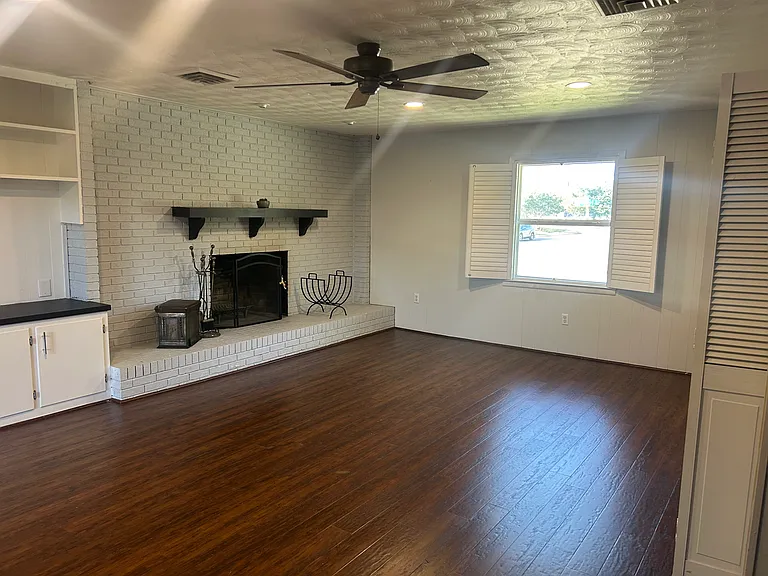 1511 Wysong Dr — Photo 6