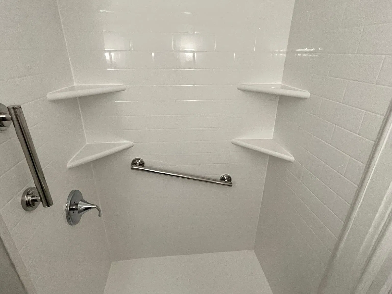 515 W Princess St — Photo 2