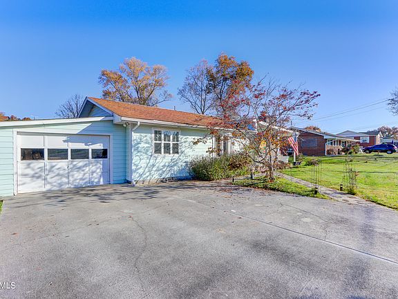 2nd image of 6905 Clowers Dr