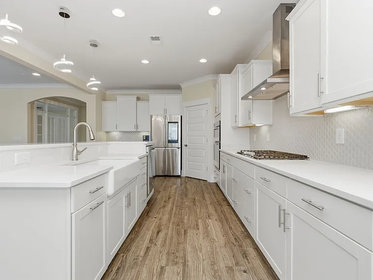 7129 Spoleto Dr — Photo 12