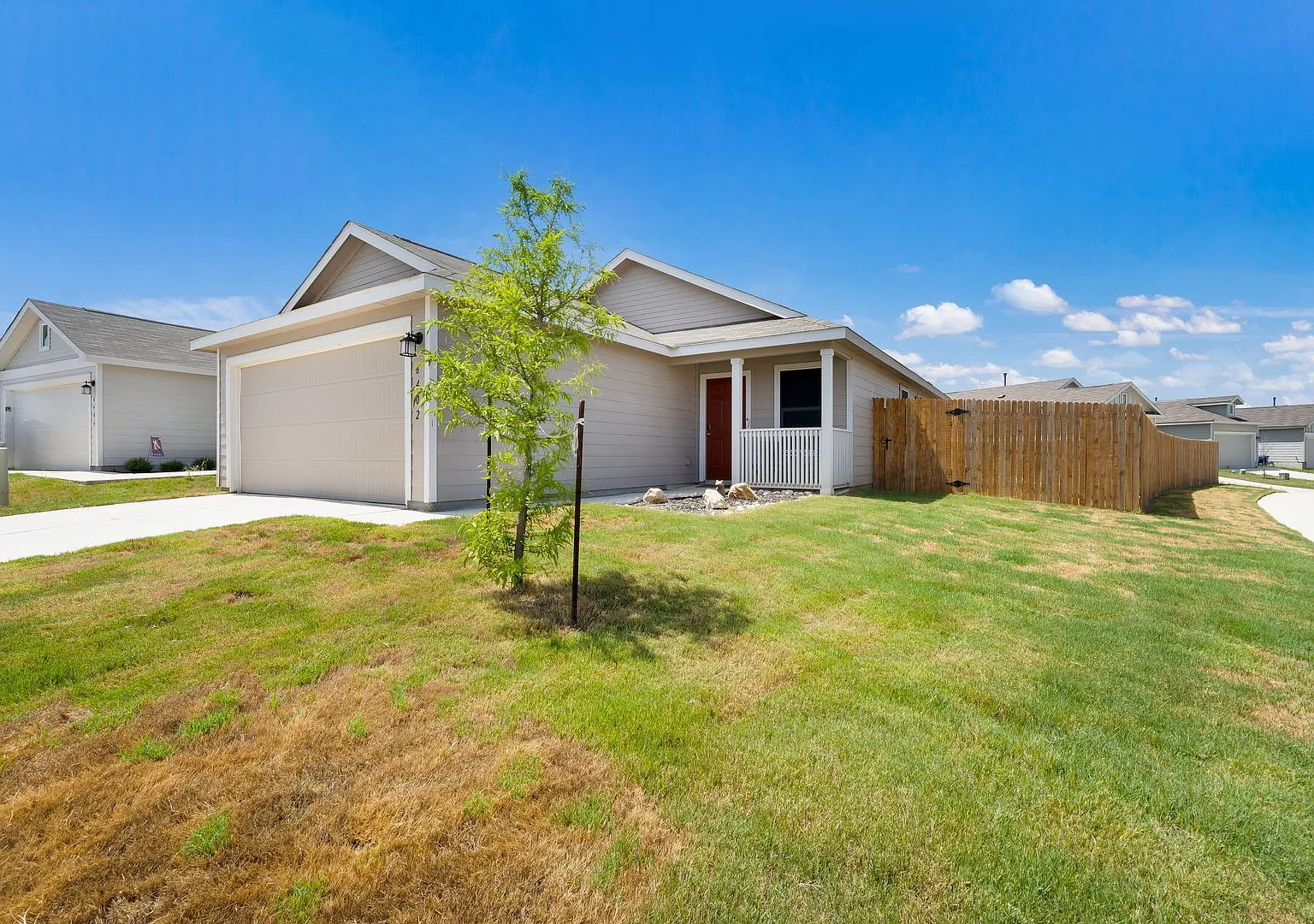 Comfortable 3BR Home with Modern Conveniences — Photo 2