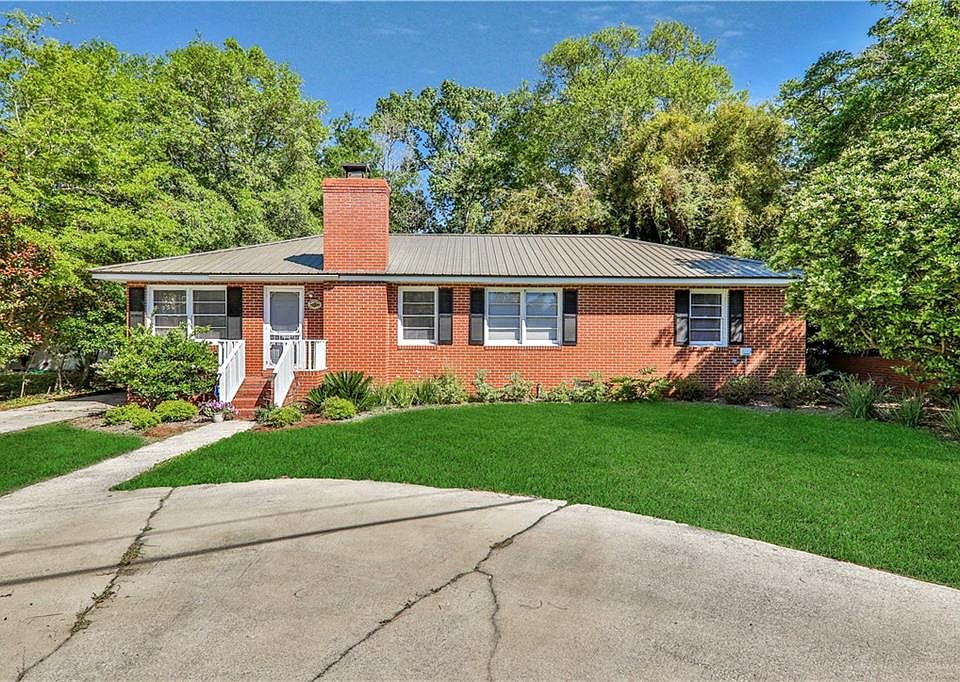 1st image of 529 Delegal St