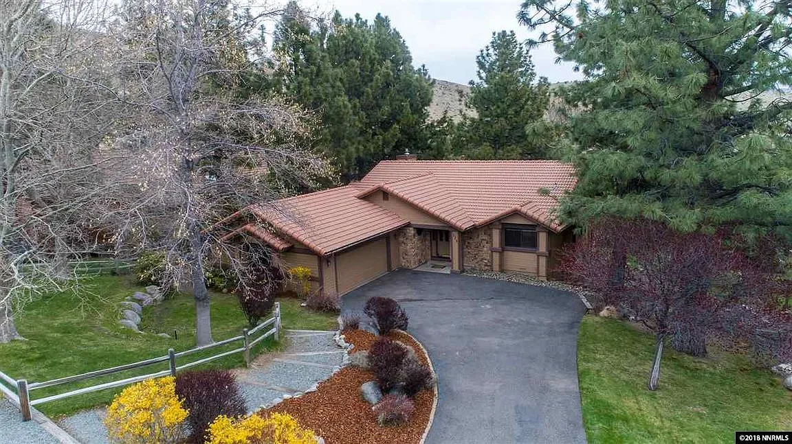 123 Lotus Cir photo 1