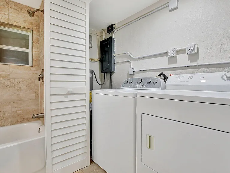 3019 N 57th Dr — Photo 28