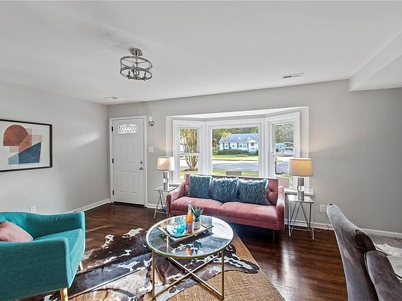 5th image of 506 Heather Cir