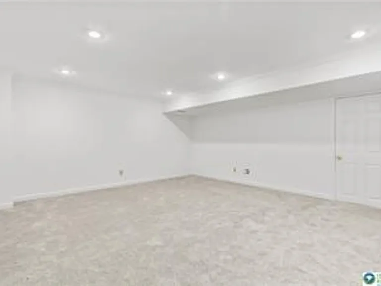 8348 Pheasant Run — Photo 11