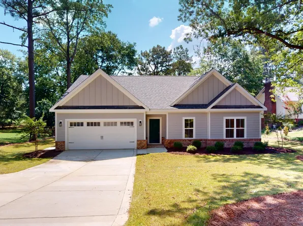 165 Devonshire Avenue W, West End, NC 27376
