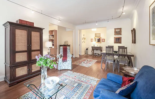 Sold by Nest Seekers International | media 2