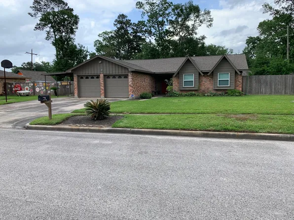 1003 Timber Hill Dr, Conroe, TX 77301