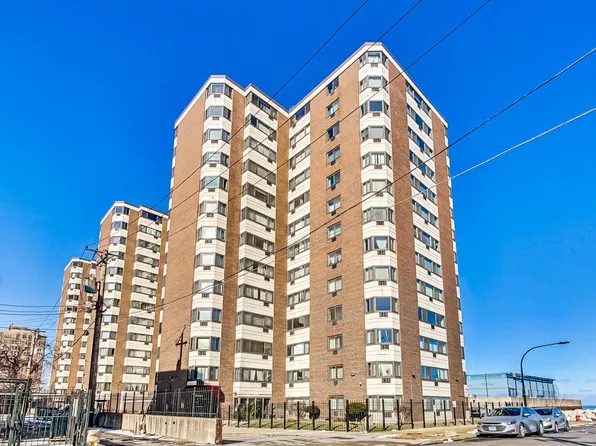 7337 S South Shore Dr APT 402, Chicago, IL 60649