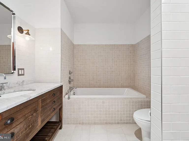 105 S 12th St #500 — Photo 24