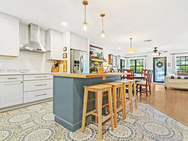 550 Westward Dr — Photo 13